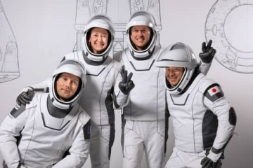 马斯克称SpaceX可以为NASA生产宇航服